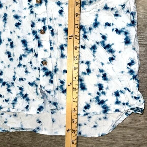 Sunrise Kingdom Tie-Dye Short Sleeve Button-Up Shirt M White & Blue - Picture 6 of 6